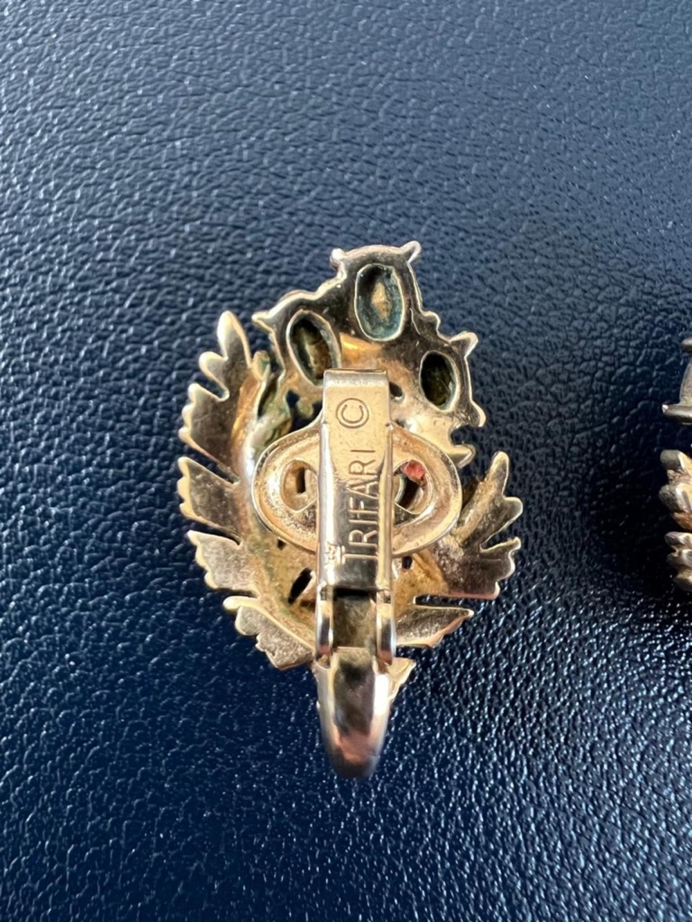 SCARCE 1950'S CROWN TRIFARI GOLD TONE Fruit Salad Clip on earrings - Picture 6 of 6